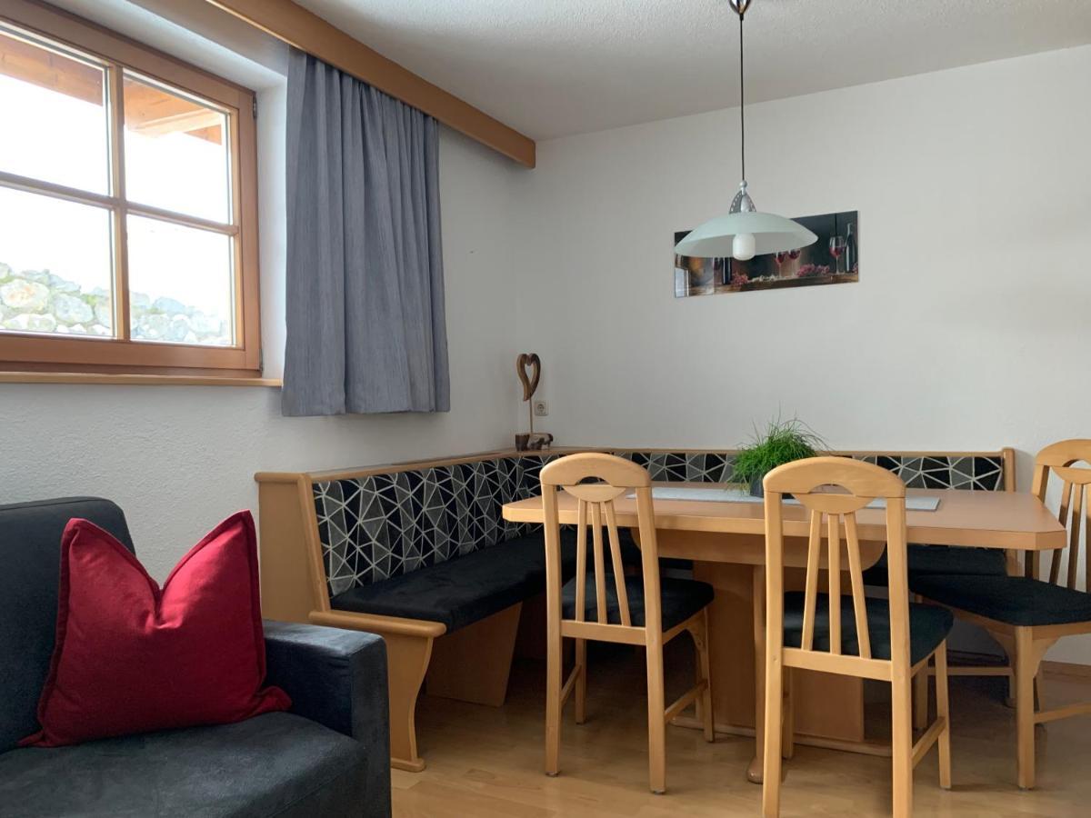 Pension Strolz Sankt Anton am Arlberg Esterno foto