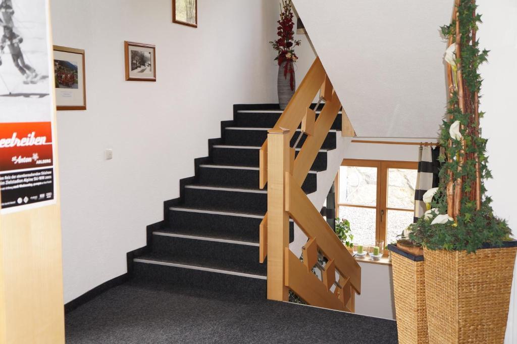 Pension Strolz Sankt Anton am Arlberg Esterno foto
