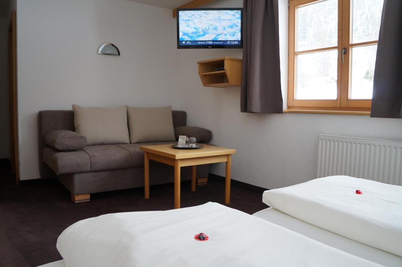Pension Strolz Sankt Anton am Arlberg Esterno foto
