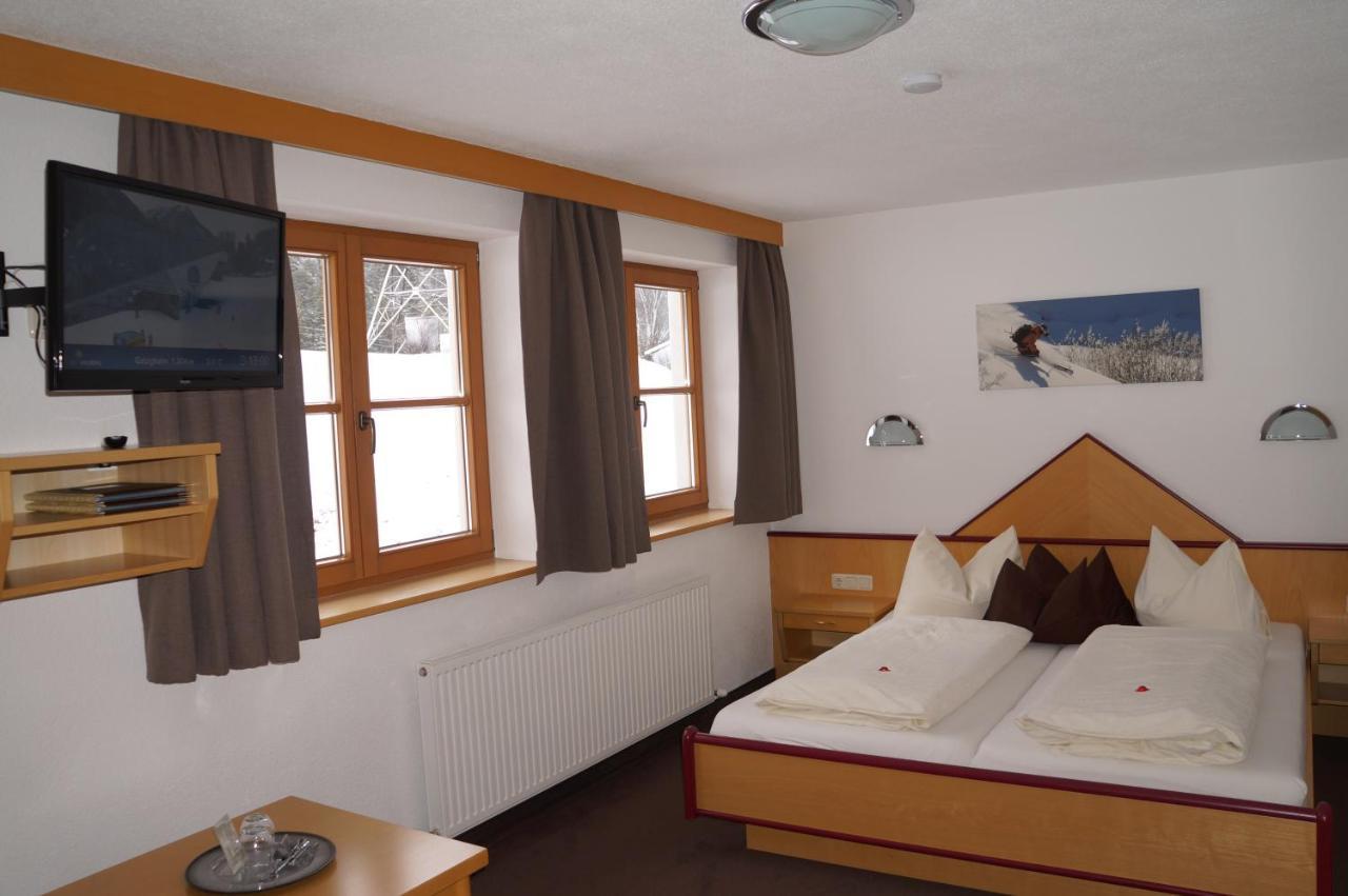 Pension Strolz Sankt Anton am Arlberg Esterno foto